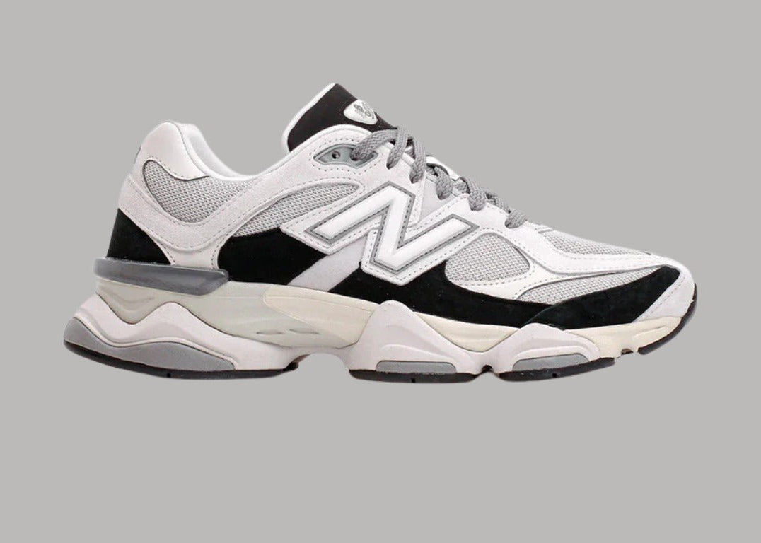 Sneaker unisex New Balance 9060 nere e bianche