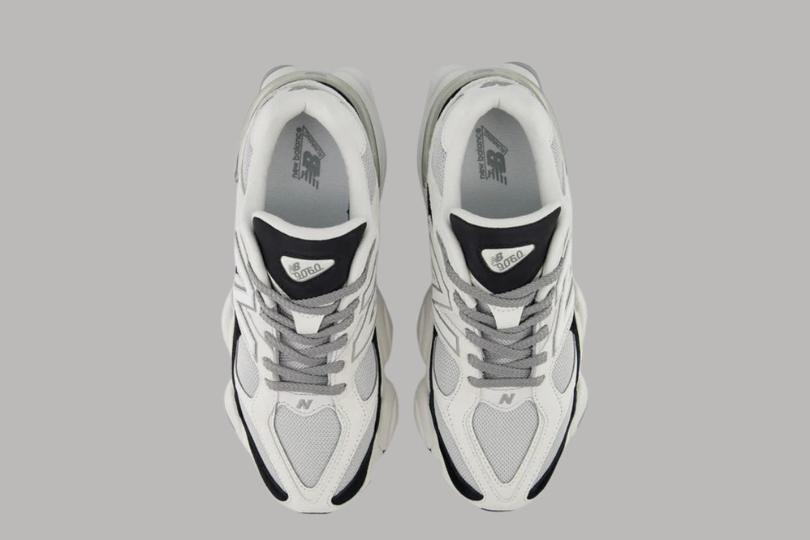 Sneaker unisex New Balance 9060 nere e bianche