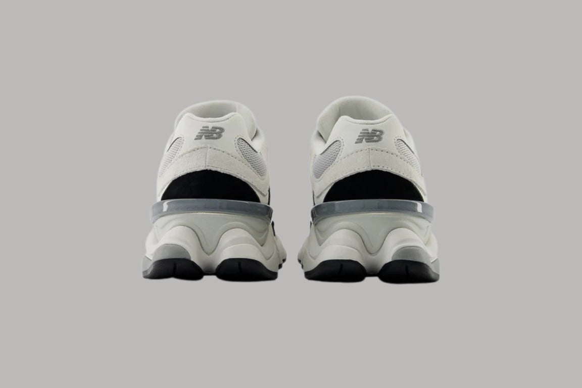 Sneaker unisex New Balance 9060 nere e bianche